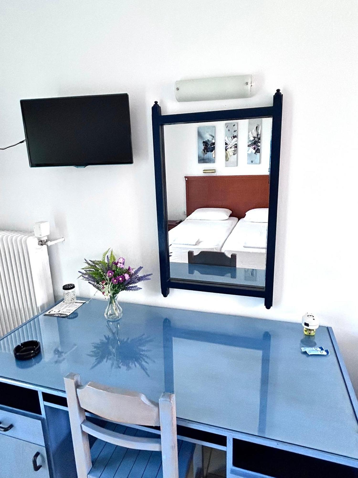 Bay Holiday Hotel & Spa Karavomilos  ภายนอก รูปภาพ