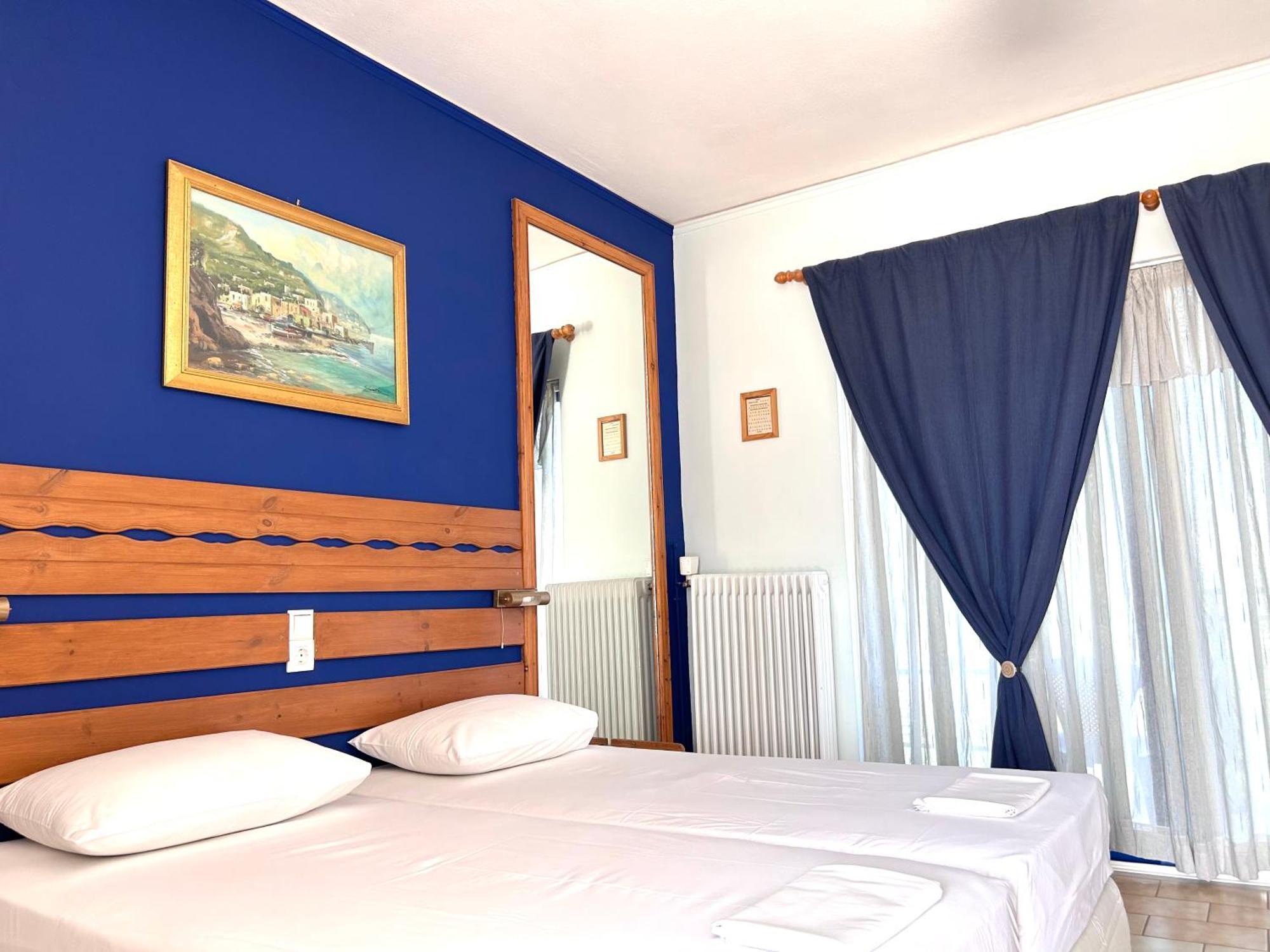 Bay Holiday Hotel & Spa Karavomilos  ภายนอก รูปภาพ