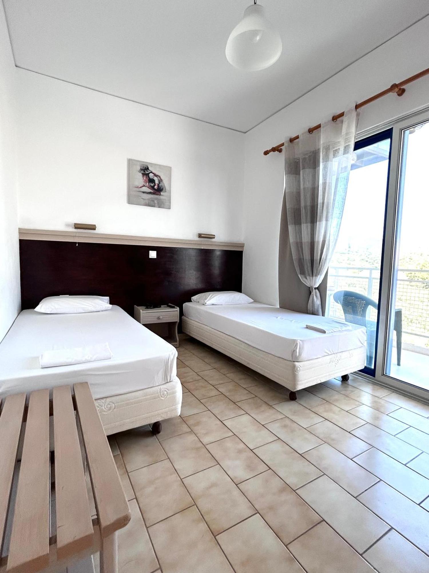 Bay Holiday Hotel & Spa Karavomilos  ภายนอก รูปภาพ