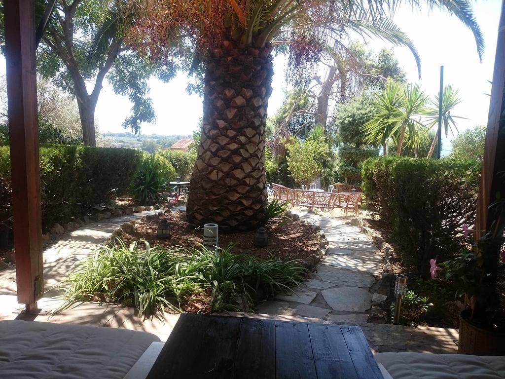 Bay Holiday Hotel & Spa Karavomilos  ภายนอก รูปภาพ