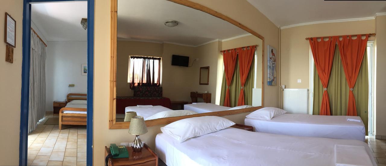 Bay Holiday Hotel & Spa Karavomilos  ภายนอก รูปภาพ