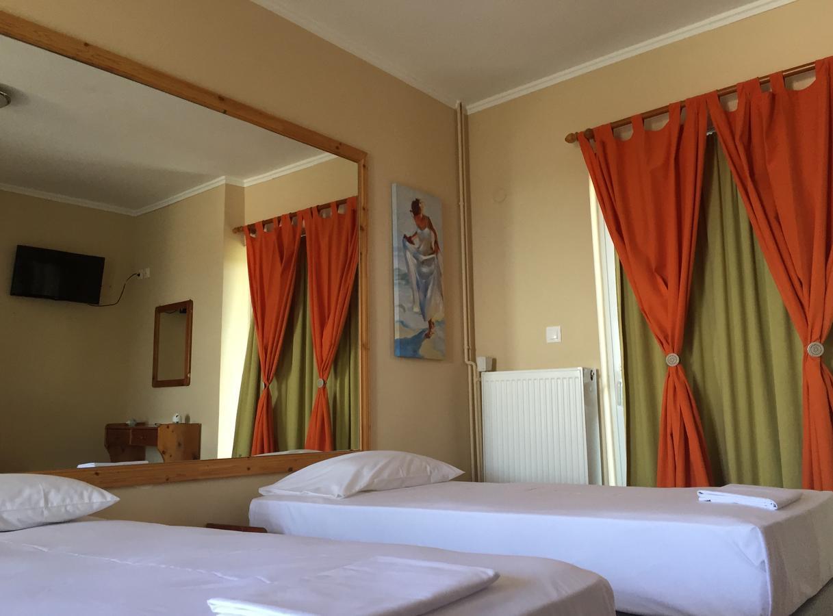 Bay Holiday Hotel & Spa Karavomilos  ภายนอก รูปภาพ